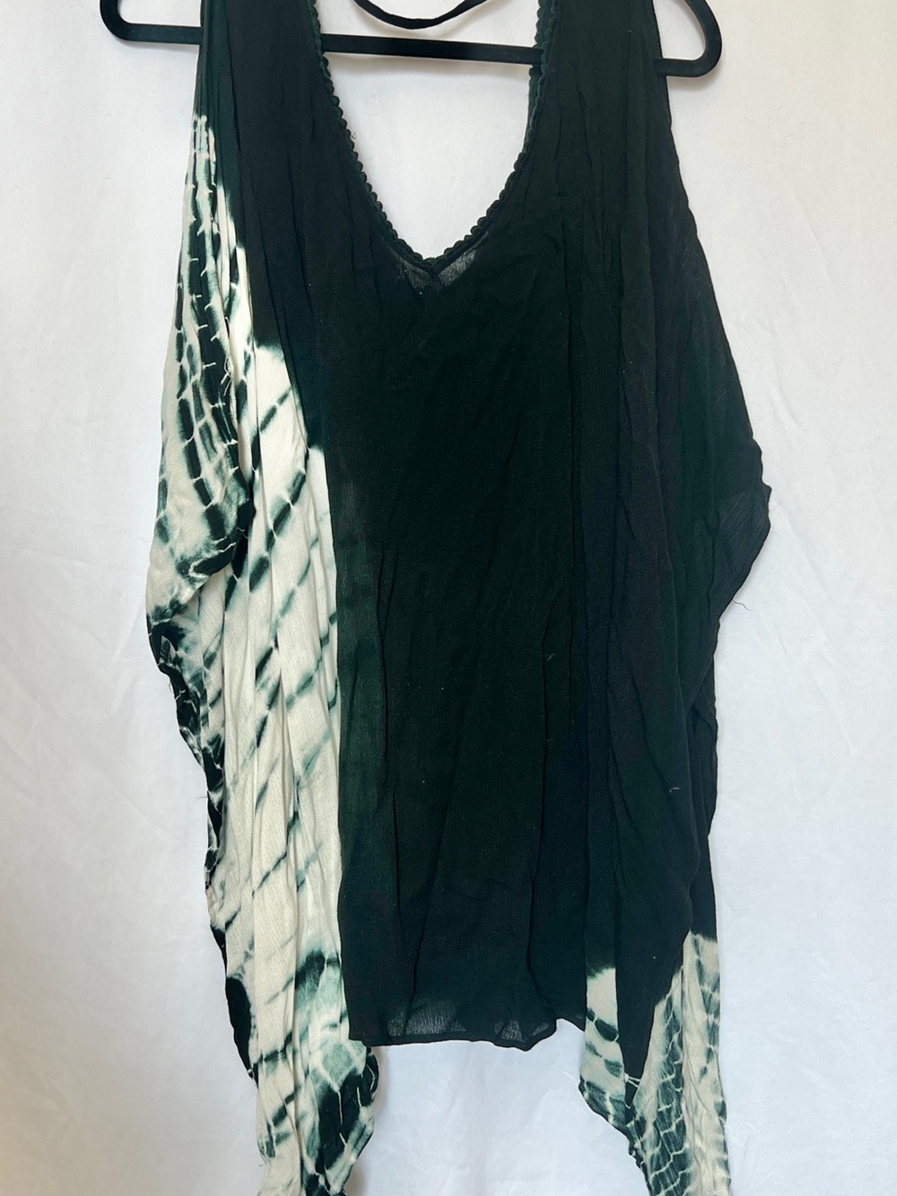 Women’s Black and White Tie-Dye Tunic